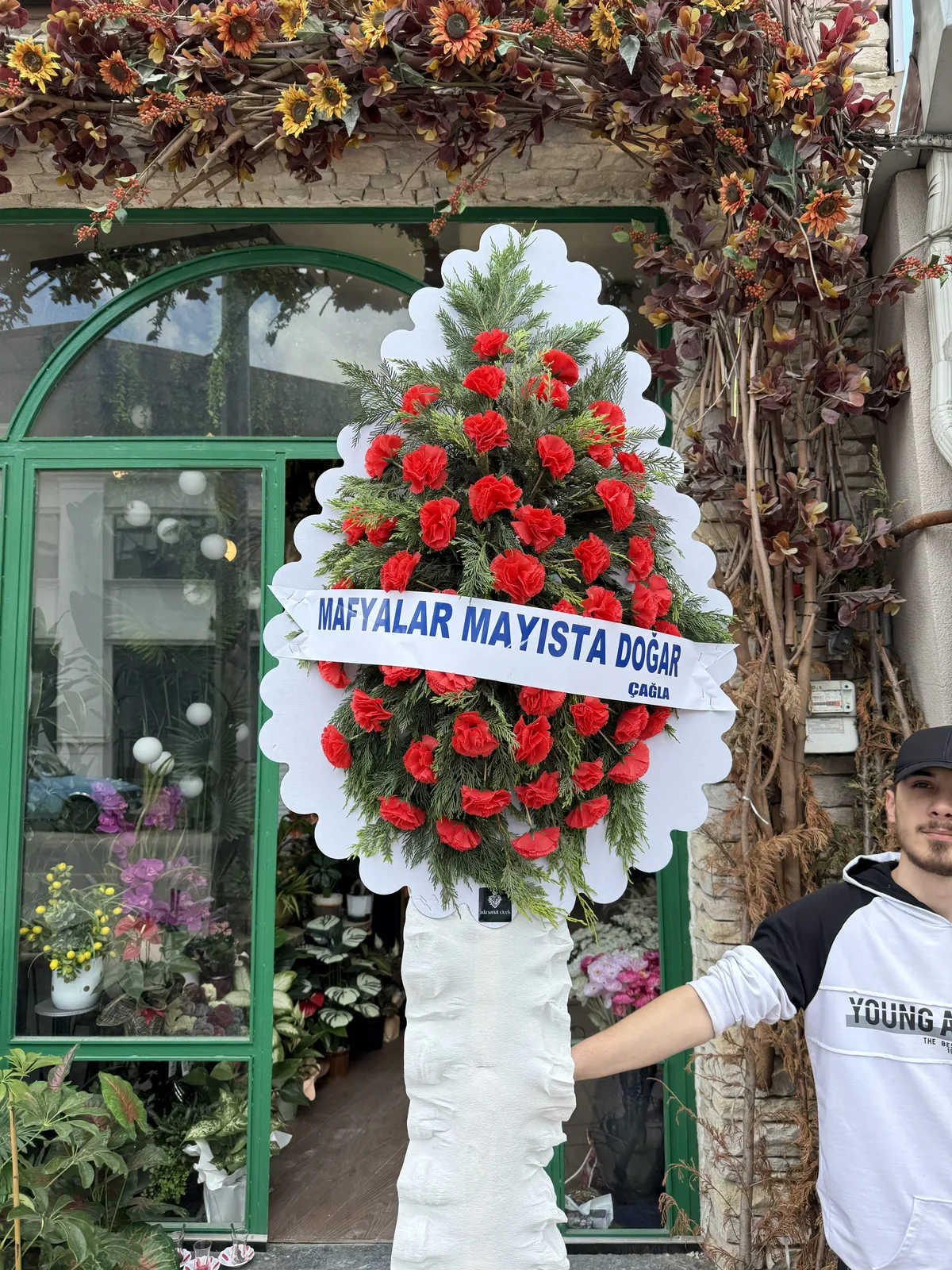 Ada Klasik Kırmızı Çelenk